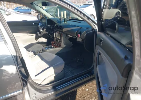 2003 Volkswagen Passat Gls V6 from USA, damaged, VIN WVWPH63B83P446979